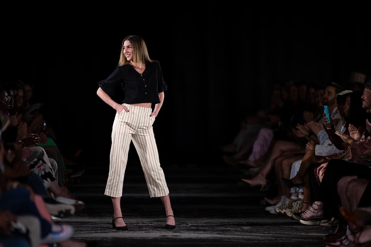 Islandoor easy leg crop pant