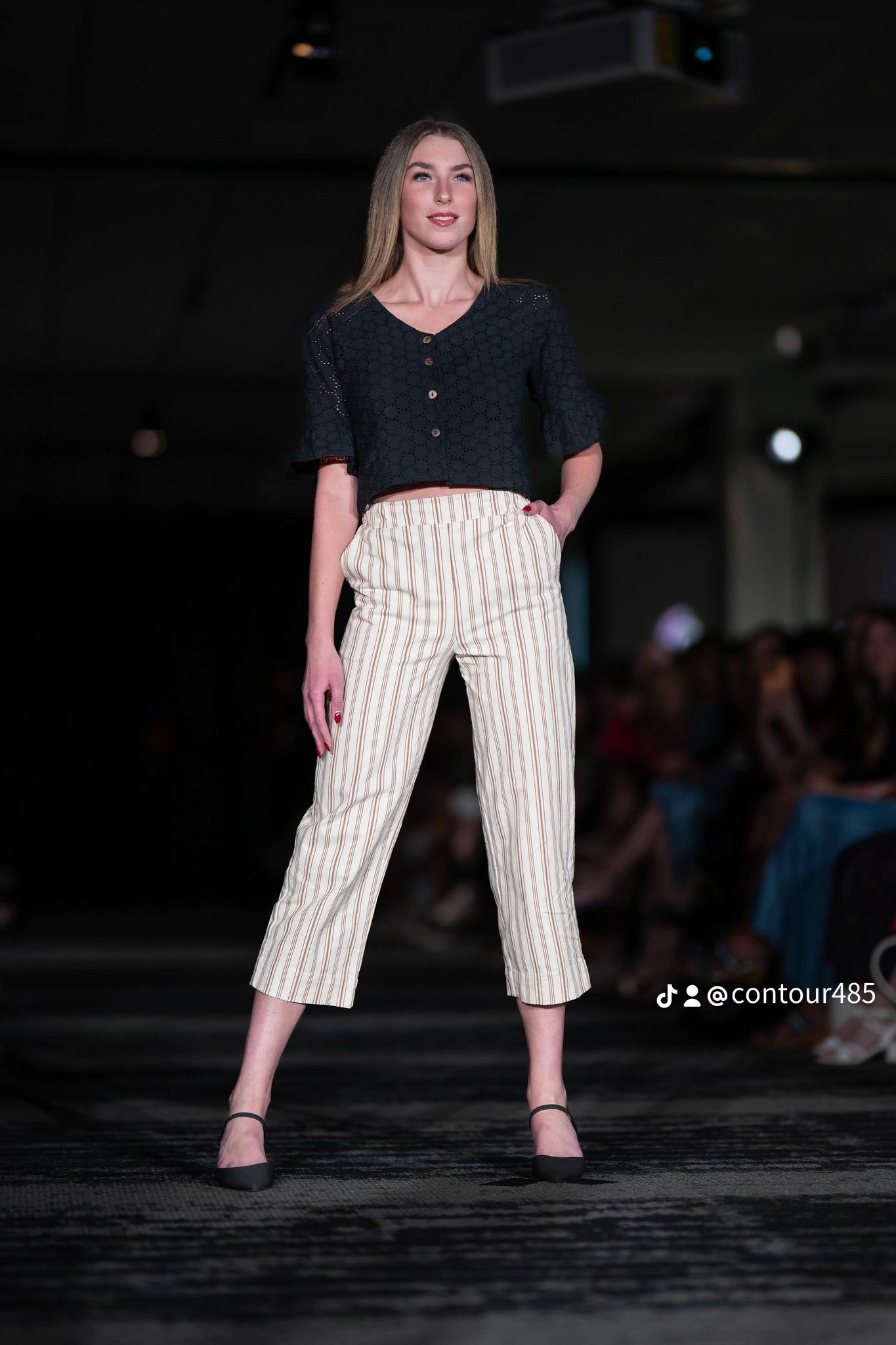 Islandoor easy leg crop pant